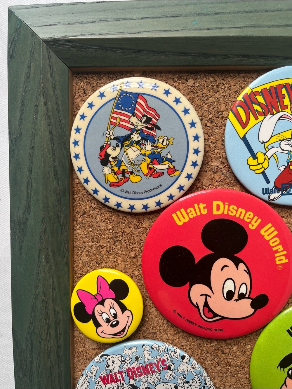 Vintage Pinback Button Lot of 8 Walt Disney World Disneyland w Bulletin Board - Picture 6 of 16